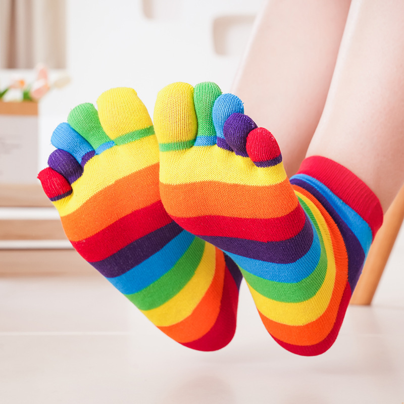 Kaos Kaki Wanita Motif Pelangi - Toe Sock Split ulasan dan harga